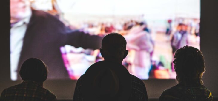 6 Tips for Outdoor Movie Nights at Home
