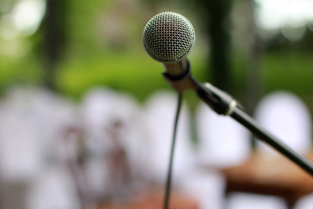 microphone with stand